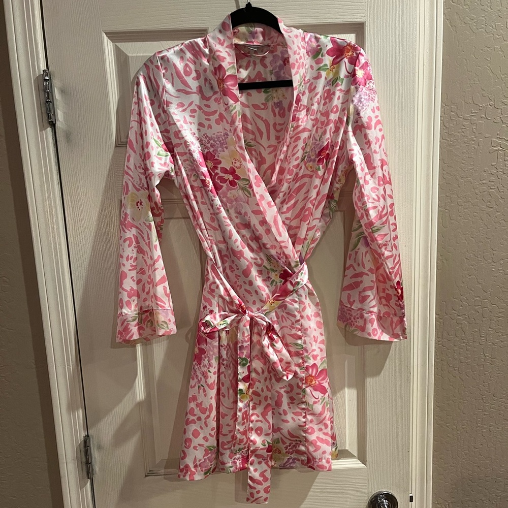 Short floral robe with side pockets, size XS